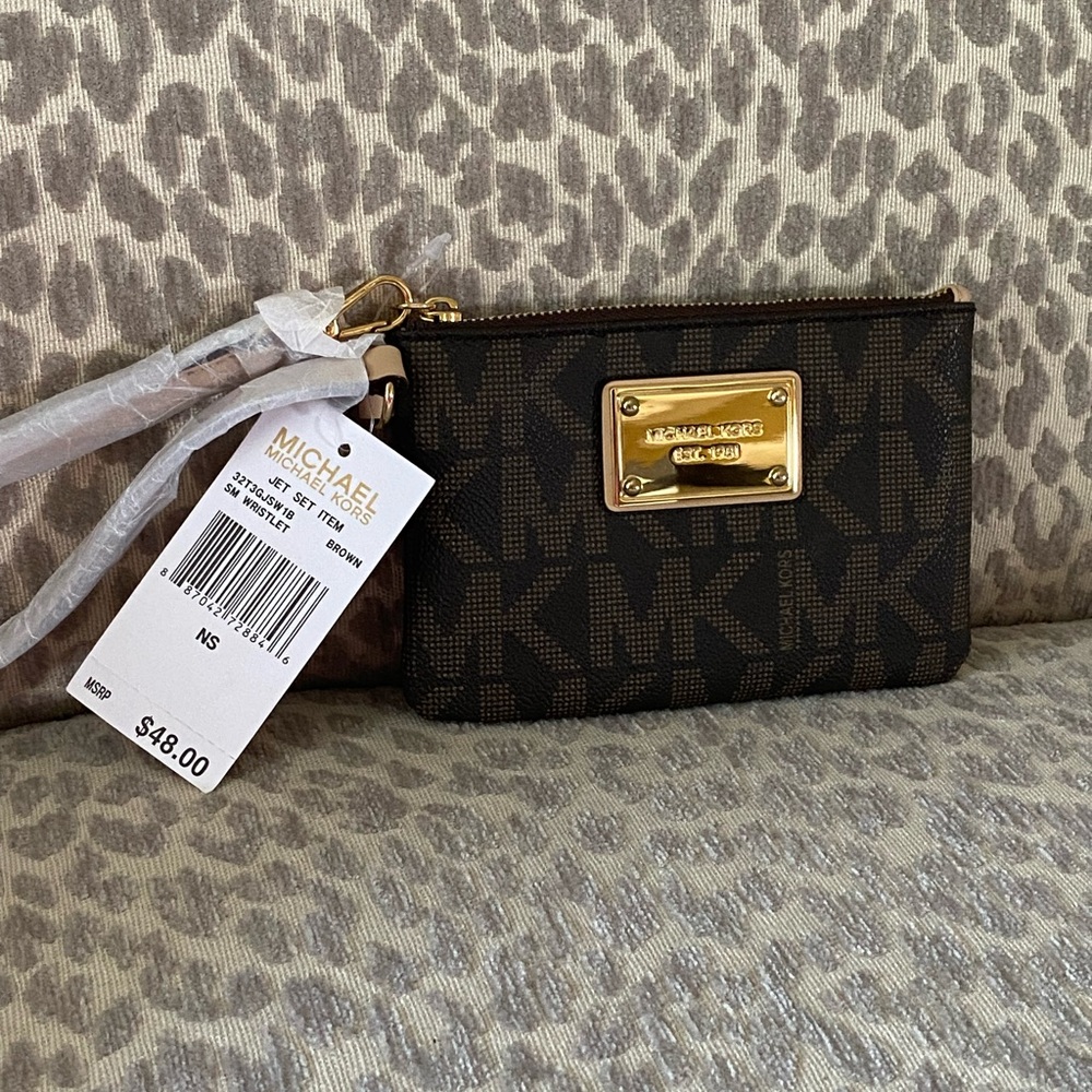 NWT Michael Kors small wristlet